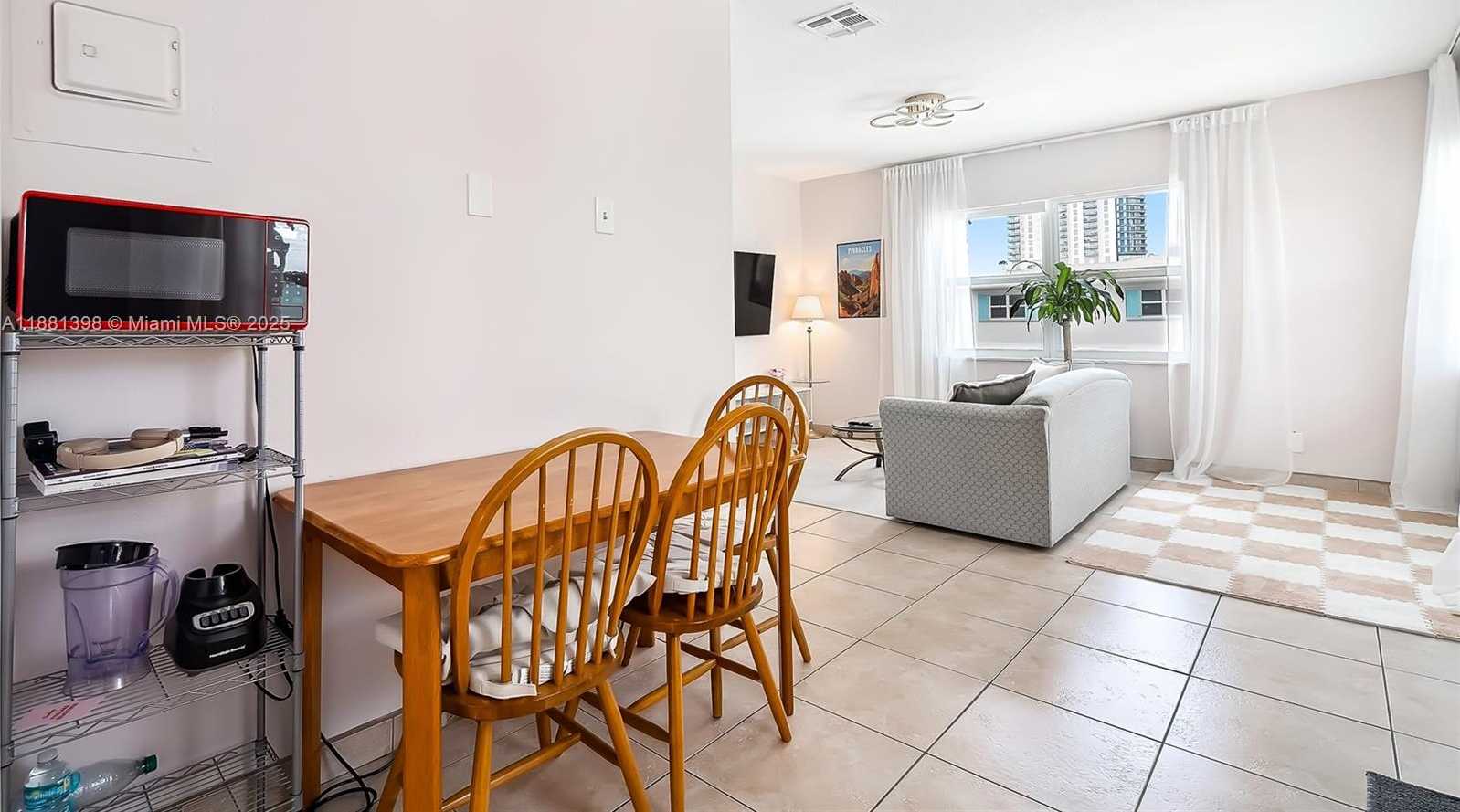 Small Image of 1824 MONROE ST #10, Hollywood Number 12
