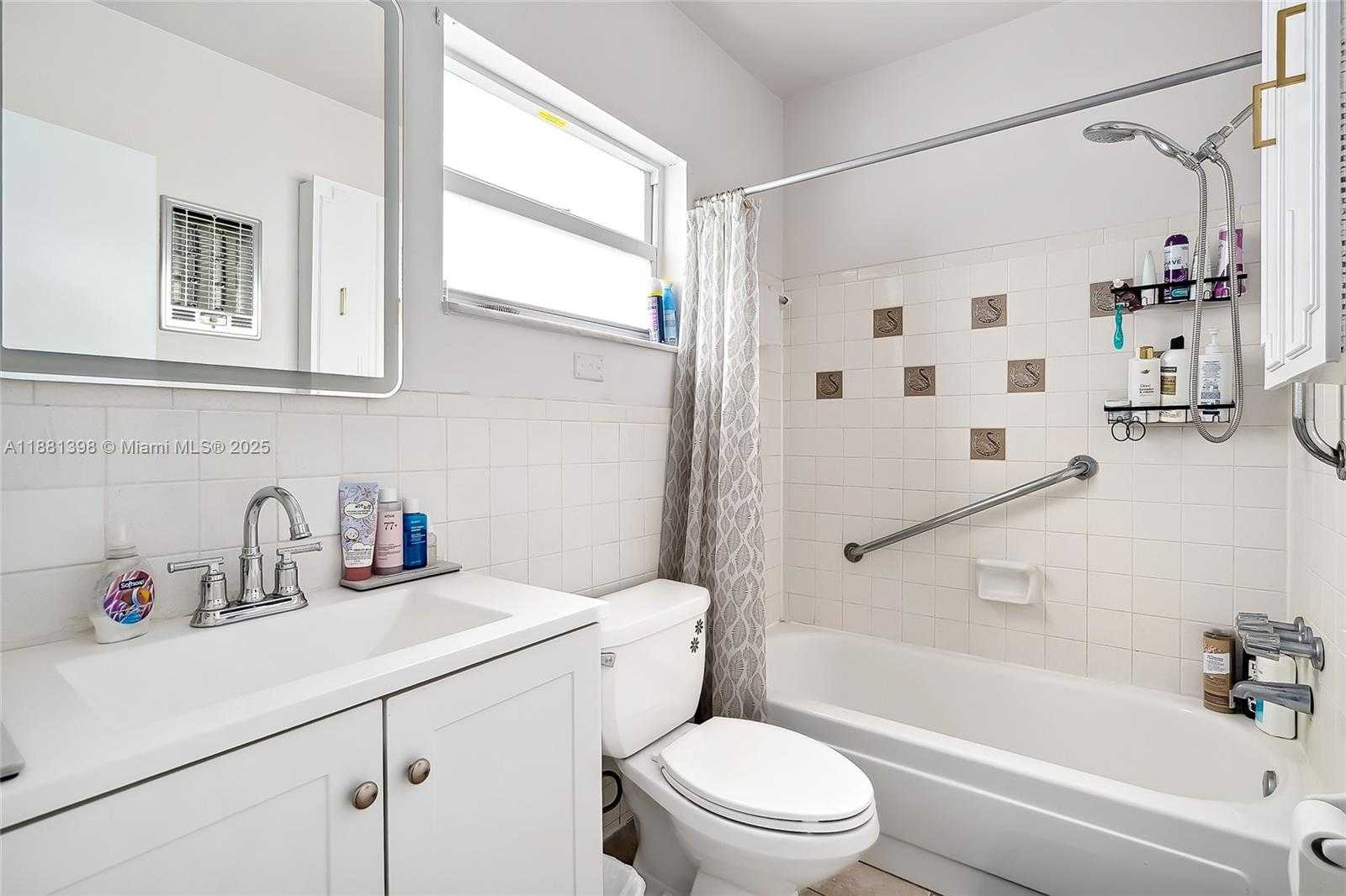 Small Image of 1824 MONROE ST #10, Hollywood Number 13
