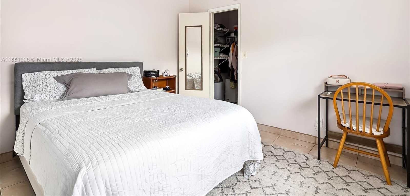 Small Image of 1824 MONROE ST #10, Hollywood Number 3