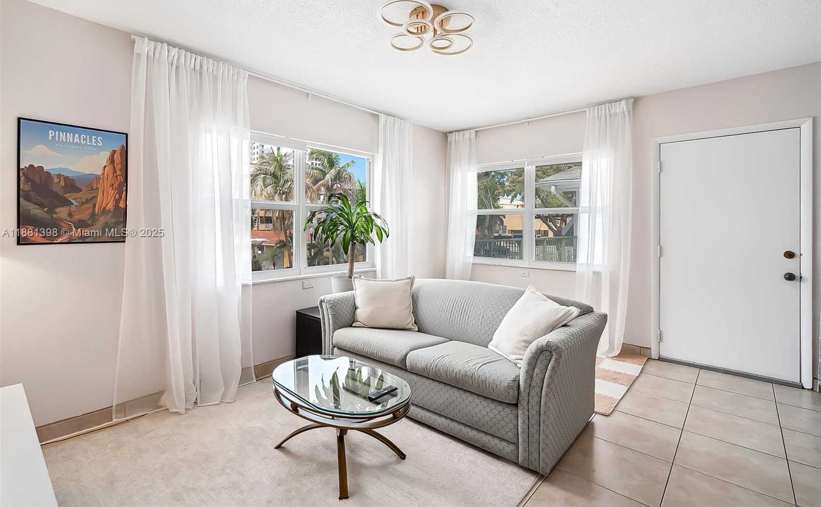 Small Image of 1824 MONROE ST #10, Hollywood Number 7