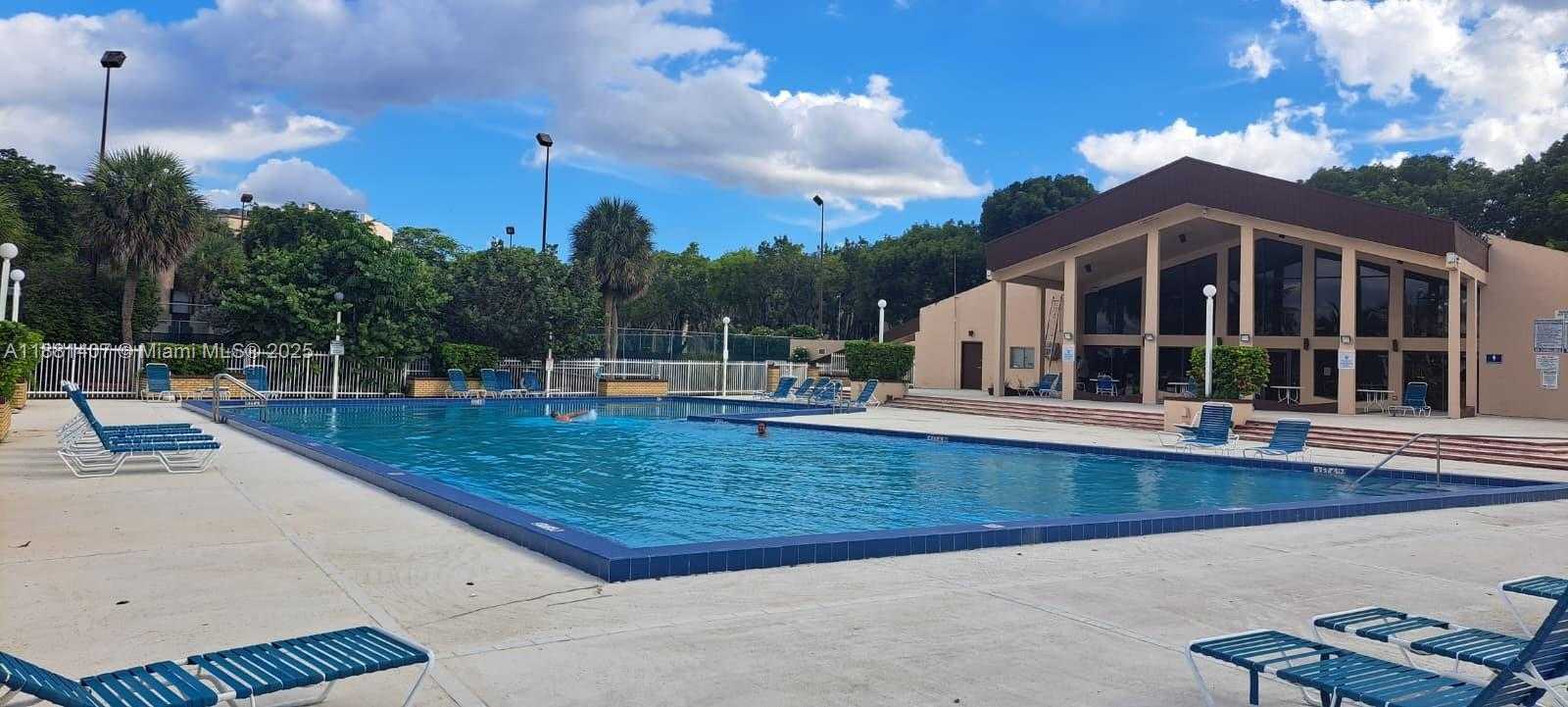 Small Image of 14601 NORTH KENDALL DR #405K, Miami Number 22