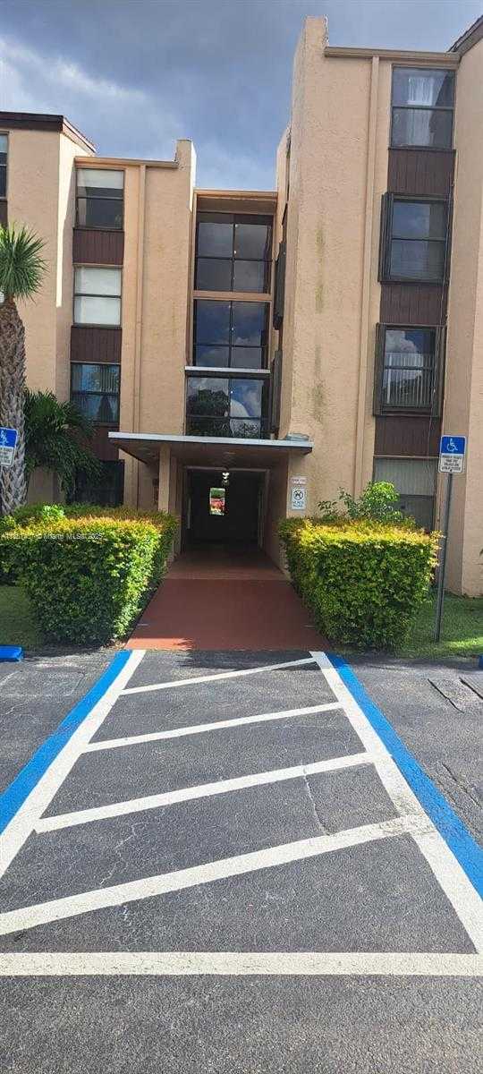 Small Image of 14601 NORTH KENDALL DR #405K, Miami Number 3