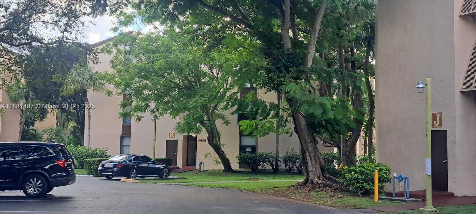 Small Image of 14601 NORTH KENDALL DR #405K, Miami Number 30