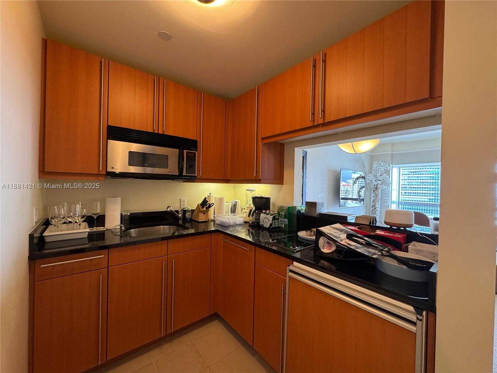Small Image of 1435 BRICKELL AVE #3309, Miami Number 6