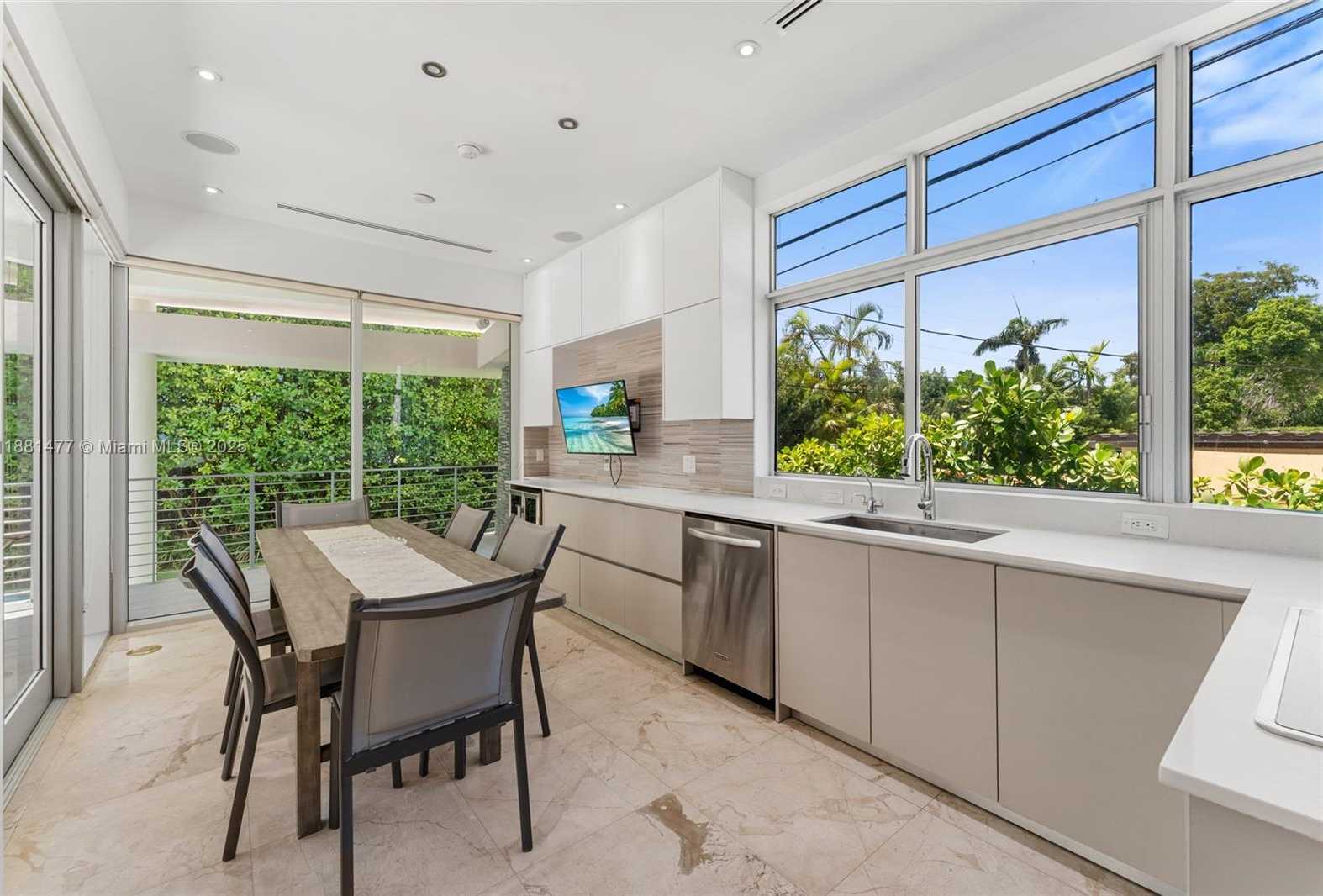 Small Image of 544 FERNWOOD RD #544, Key Biscayne Number 12