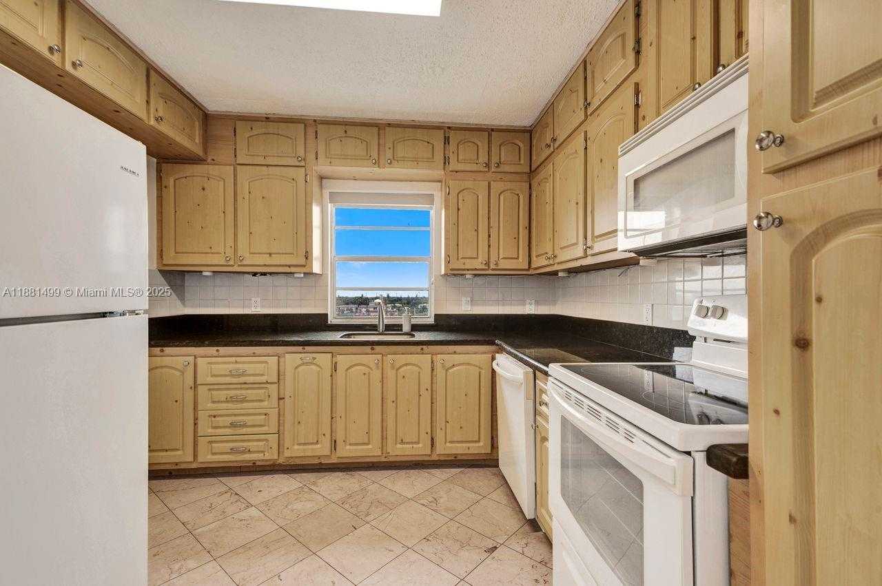 Small Image of 2025 NORTH EAST 164TH ST #716, North Miami Beach Number 2