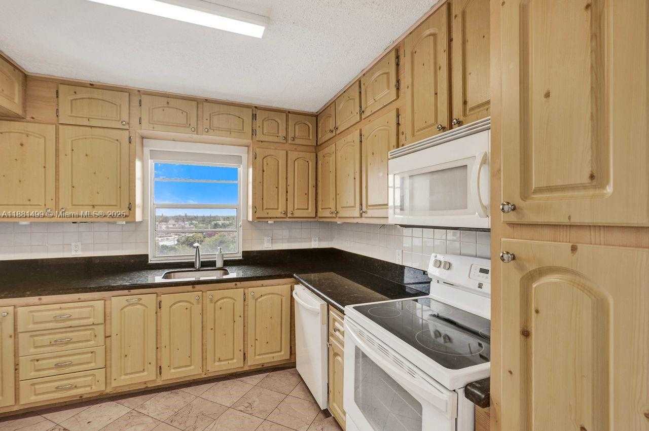 Small Image of 2025 NORTH EAST 164TH ST #716, North Miami Beach Number 4