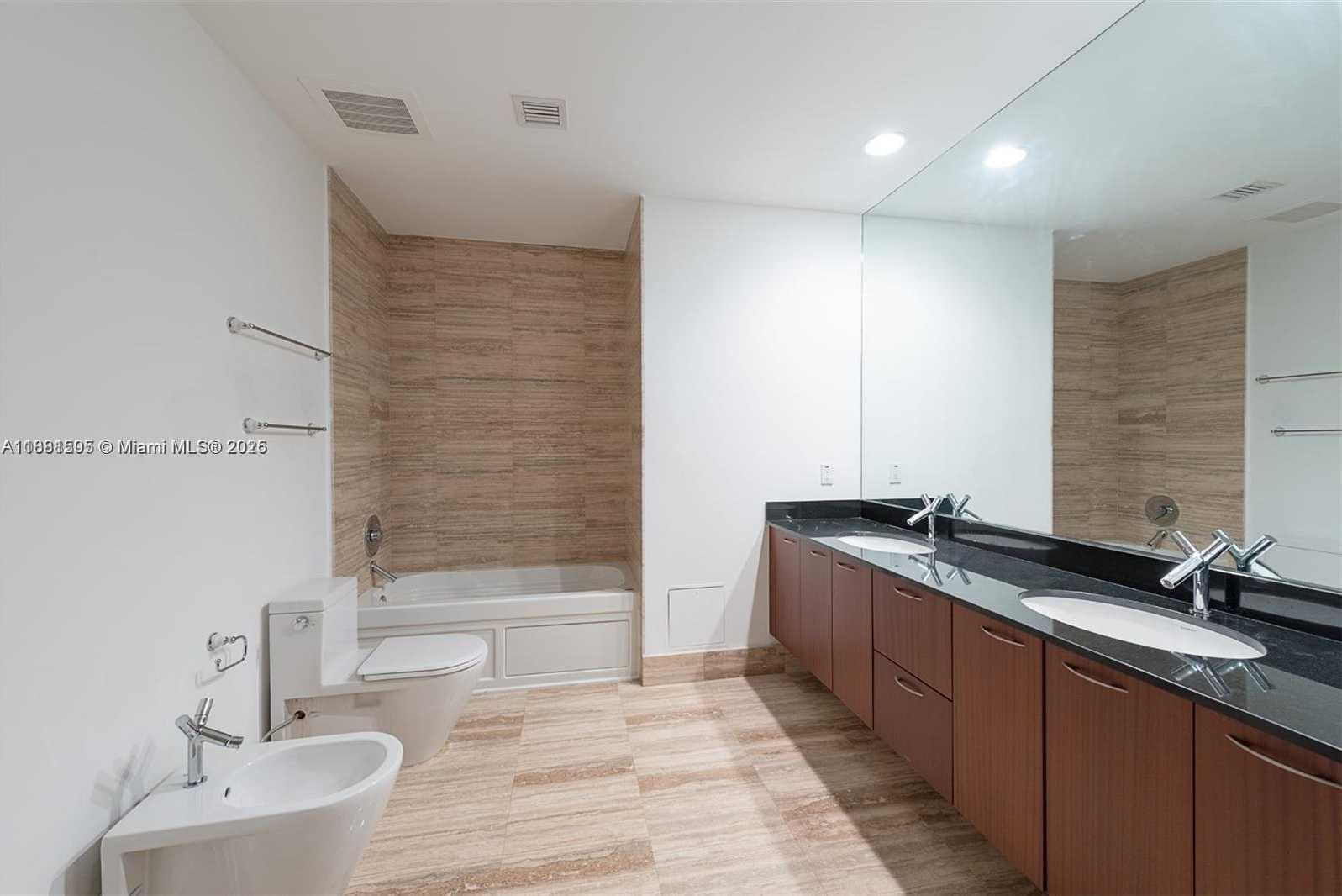 Small Image of 15811 COLLINS AVE #3705, Sunny Isles Beach Number 21