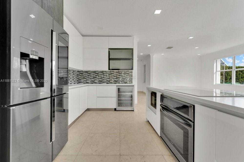 Small Image of 7427 NORTH WEST 113TH PATH, Doral Number 13