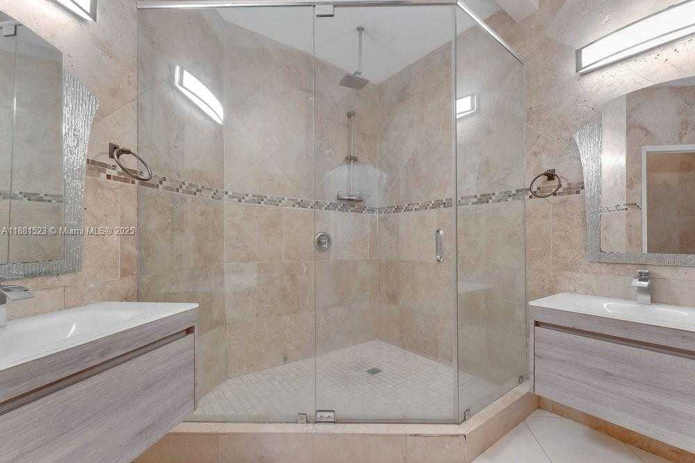 Small Image of 7427 NORTH WEST 113TH PATH, Doral Number 19