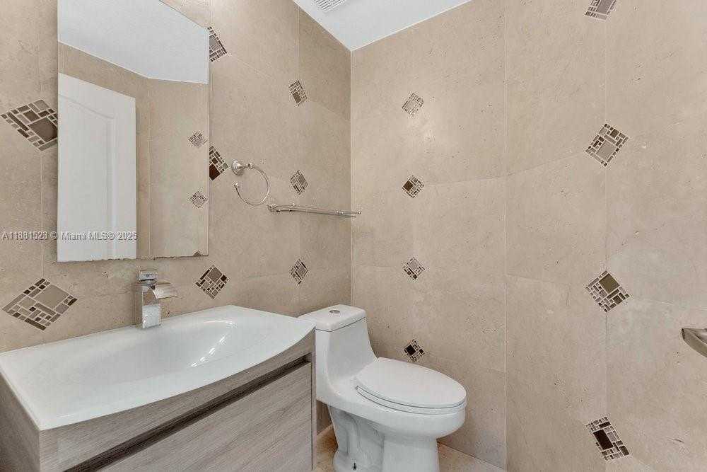 Small Image of 7427 NORTH WEST 113TH PATH, Doral Number 24