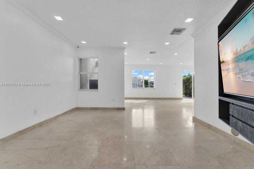 Small Image of 7427 NORTH WEST 113TH PATH, Doral Number 3