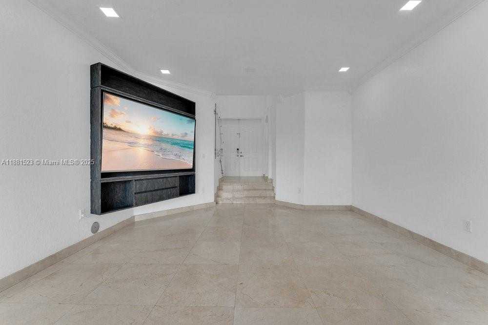 Small Image of 7427 NORTH WEST 113TH PATH, Doral Number 4