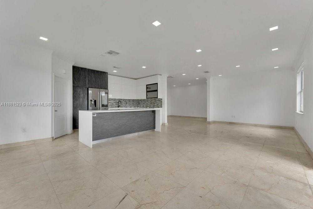 Small Image of 7427 NORTH WEST 113TH PATH, Doral Number 9
