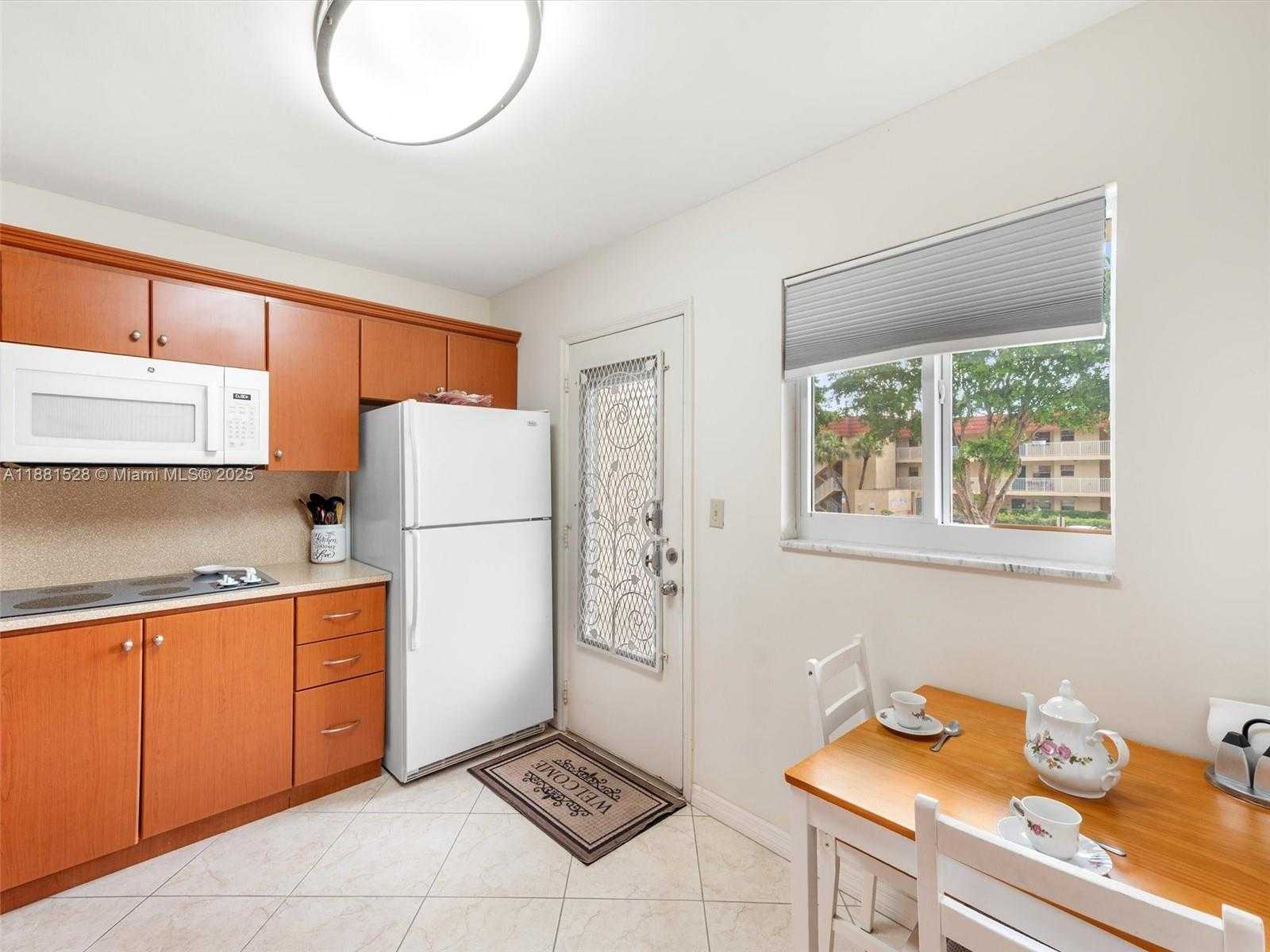 Small Image of 1001 NORTH EAST 14TH AVE #207, Hallandale Beach Number 8