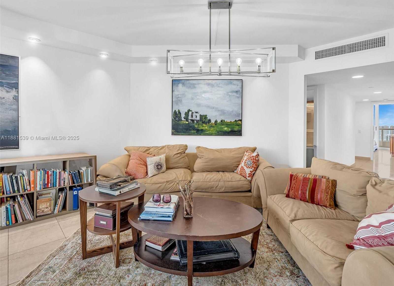 Small Image of 21205 YACHT CLUB DR #2605, Aventura Number 10
