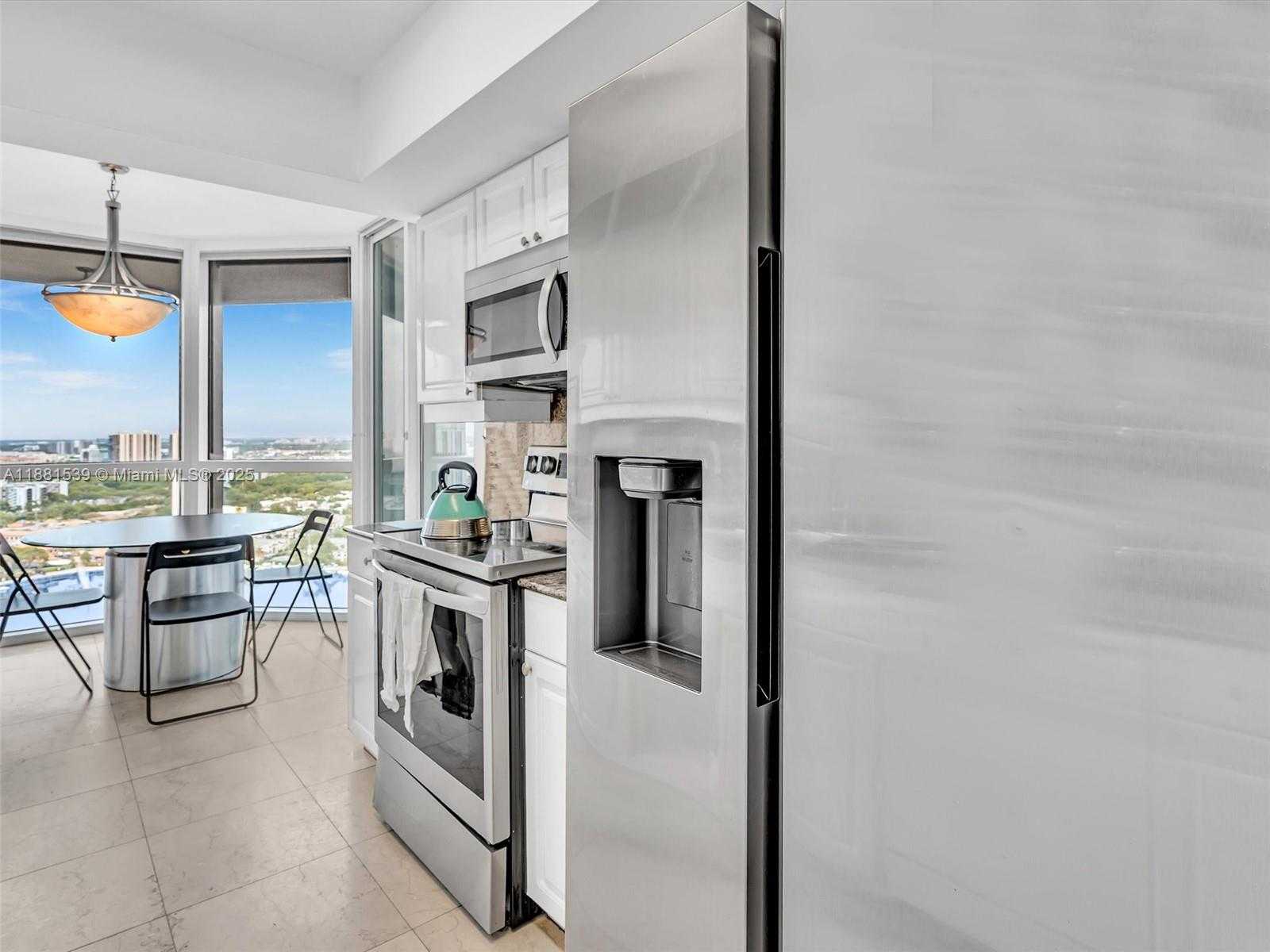 Small Image of 21205 YACHT CLUB DR #2605, Aventura Number 14