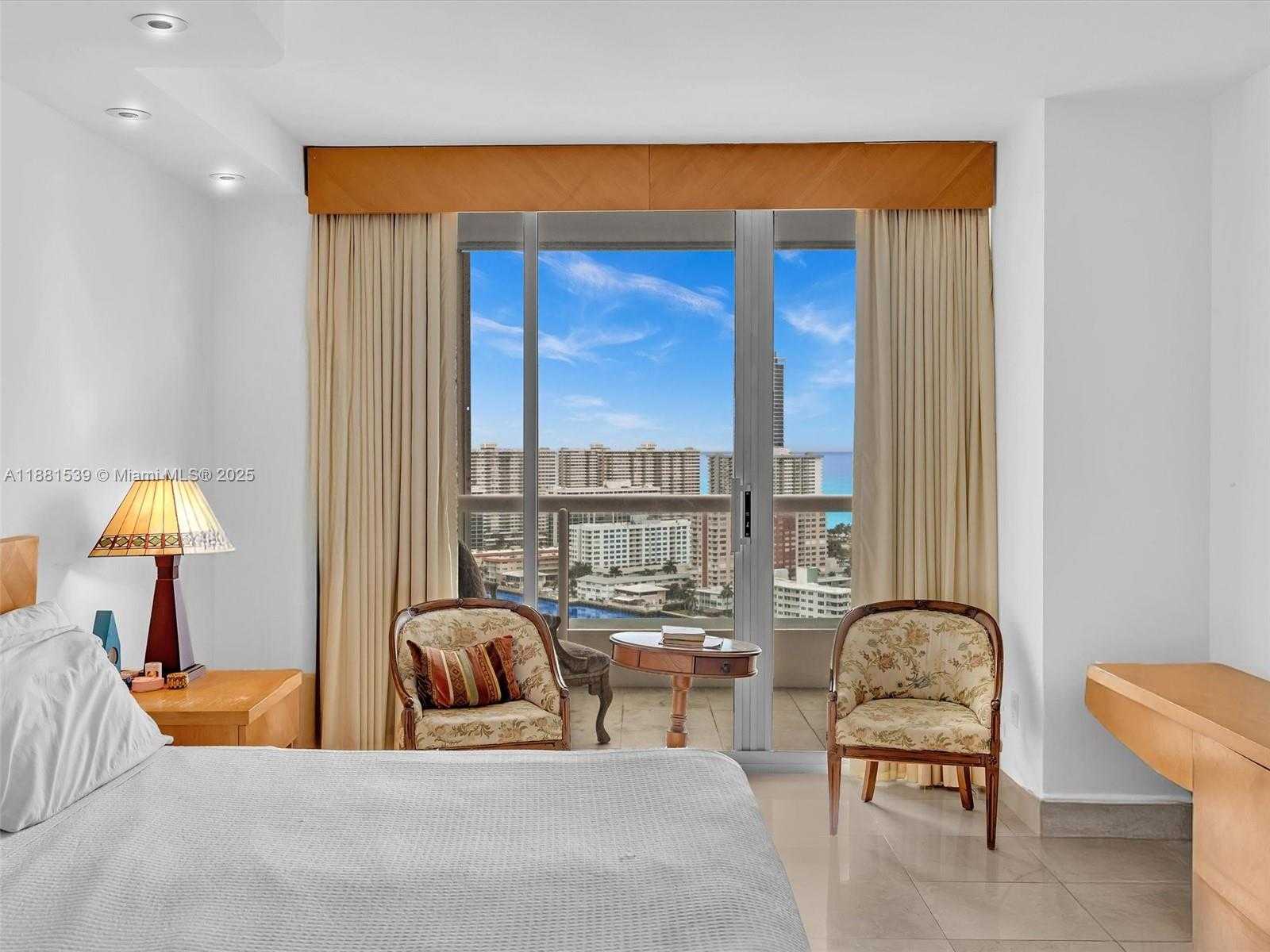 Small Image of 21205 YACHT CLUB DR #2605, Aventura Number 19
