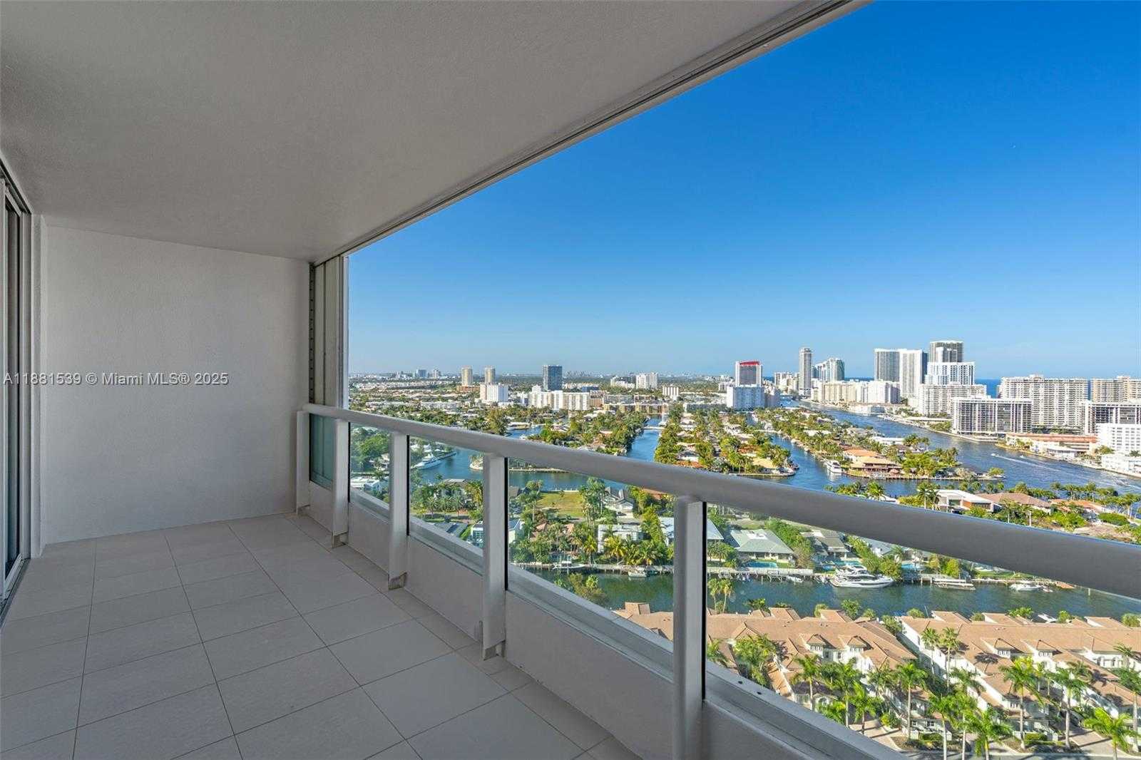 Small Image of 21205 YACHT CLUB DR #2605, Aventura Number 2