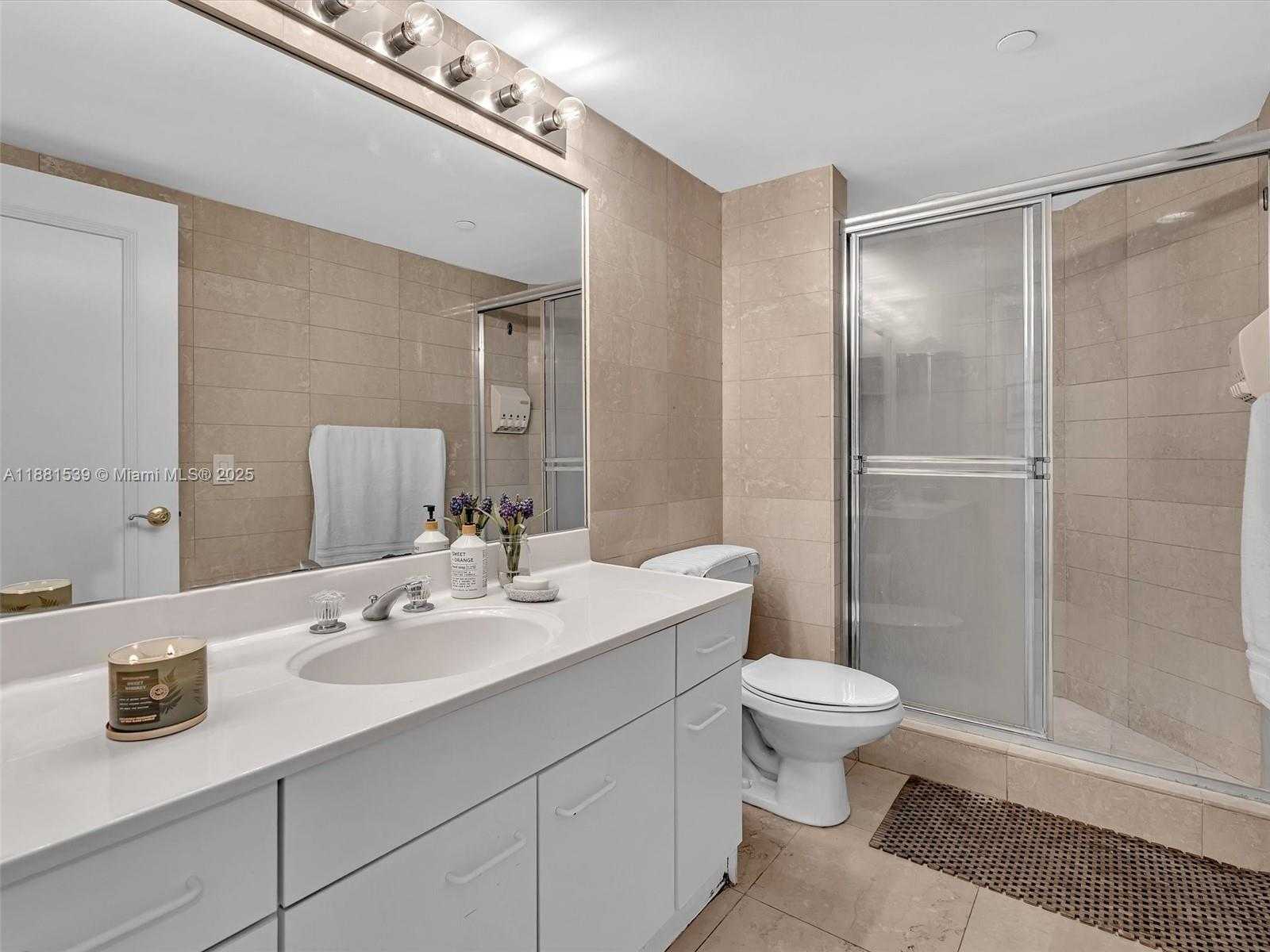 Small Image of 21205 YACHT CLUB DR #2605, Aventura Number 37