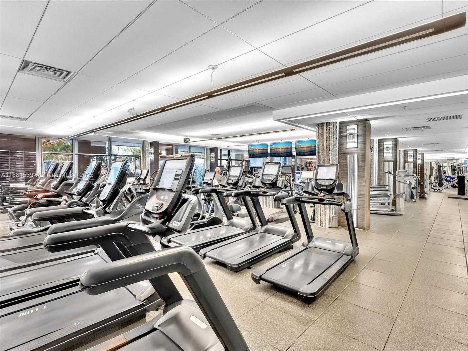 Small Image of 21205 YACHT CLUB DR #2605, Aventura Number 45