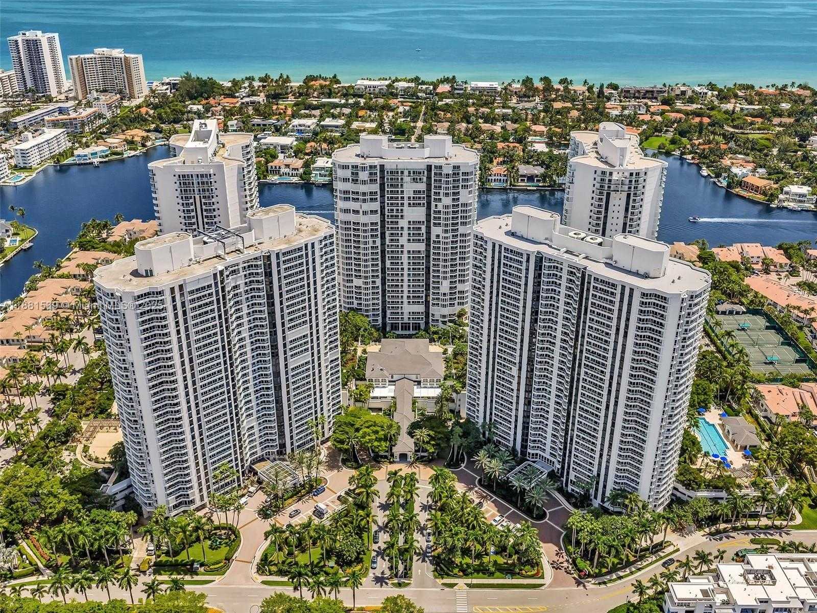 Small Image of 21205 YACHT CLUB DR #2605, Aventura Number 56