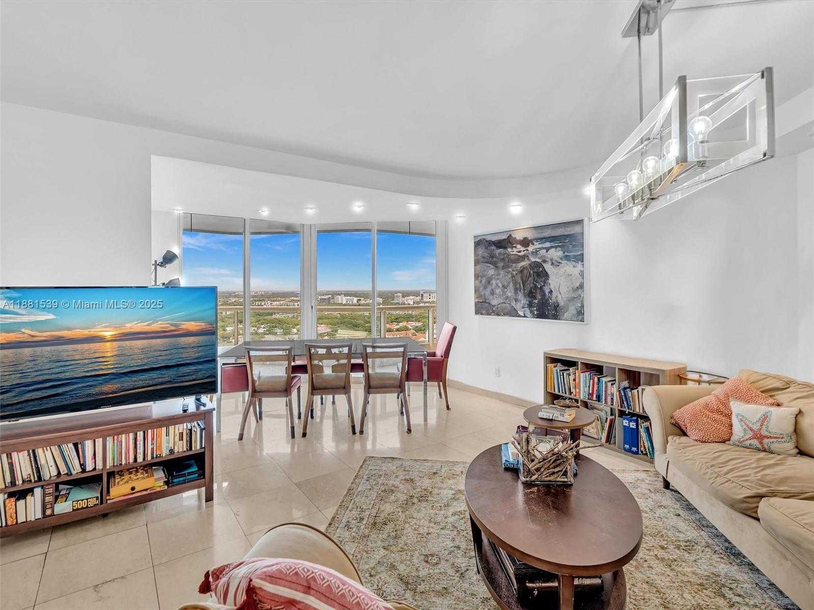 Small Image of 21205 YACHT CLUB DR #2605, Aventura Number 7