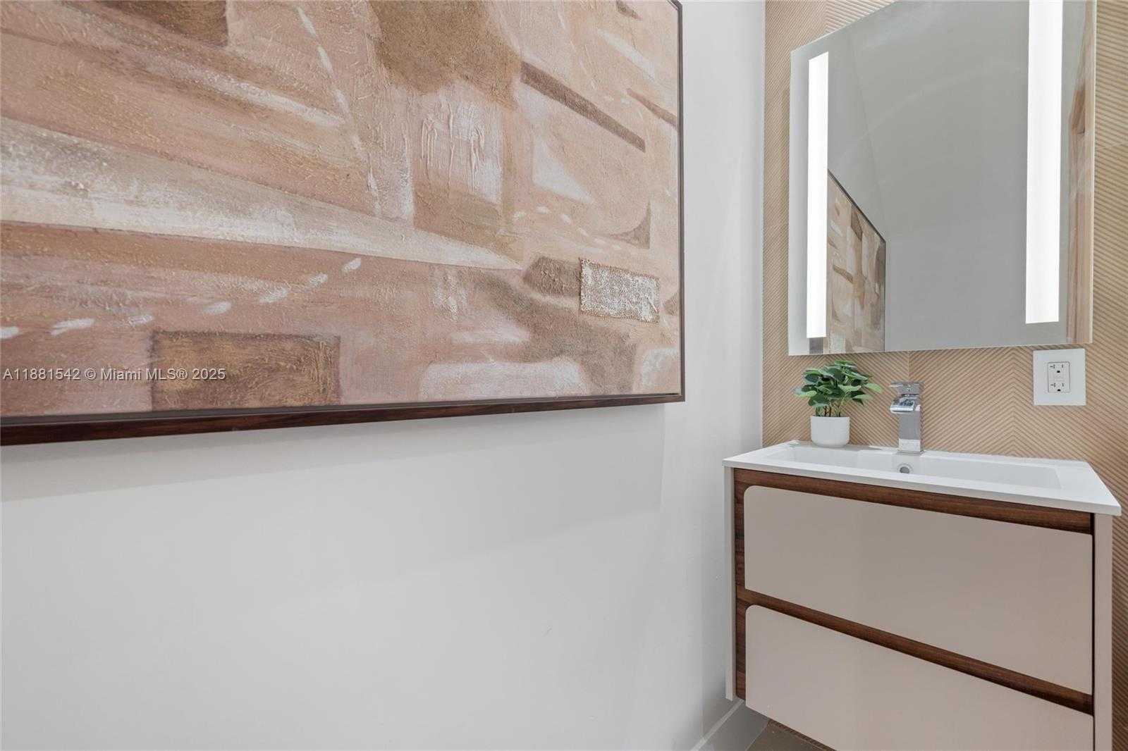 Small Image of 3163 HIBISCUS ST #3163, Miami Number 10