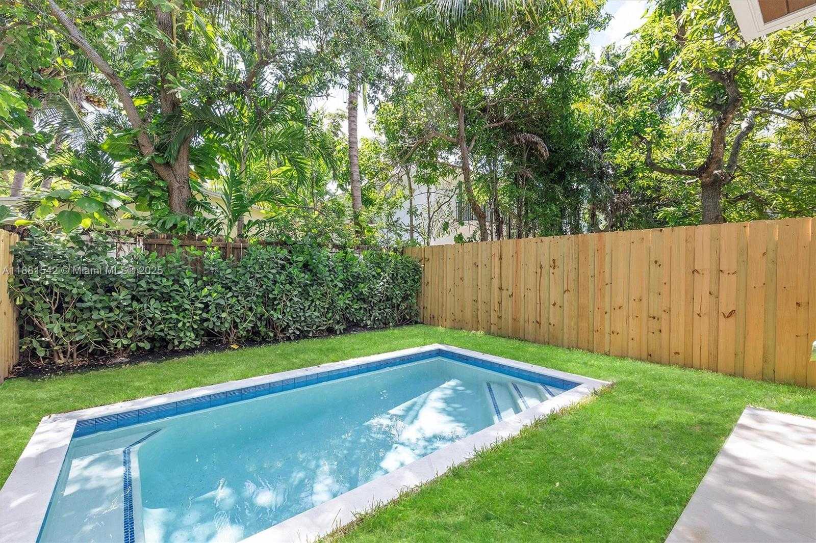 Small Image of 3163 HIBISCUS ST #3163, Miami Number 16