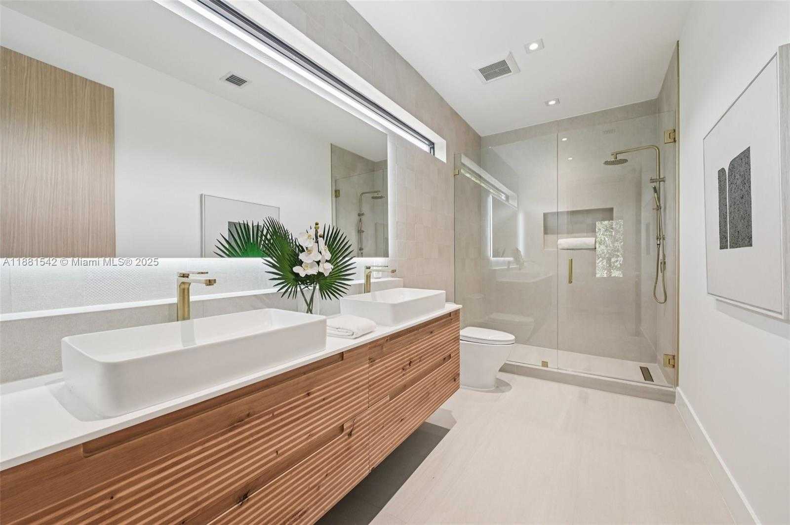 Small Image of 3163 HIBISCUS ST #3163, Miami Number 29