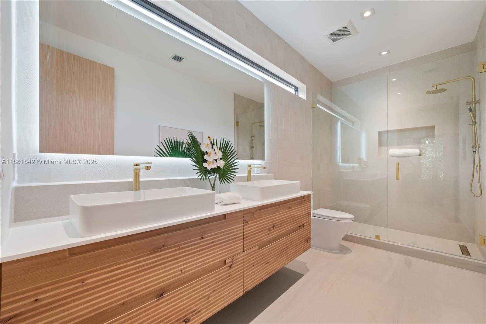 Small Image of 3163 HIBISCUS ST #3163, Miami Number 30
