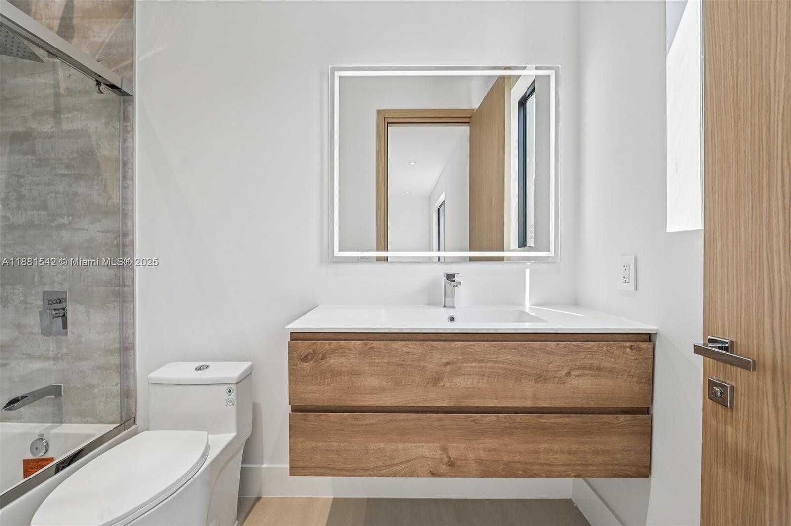 Small Image of 3163 HIBISCUS ST #3163, Miami Number 35