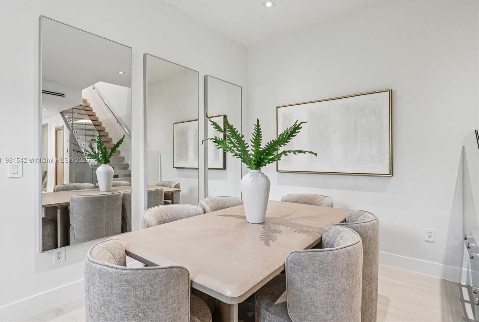Small Image of 3163 HIBISCUS ST #3163, Miami Number 5