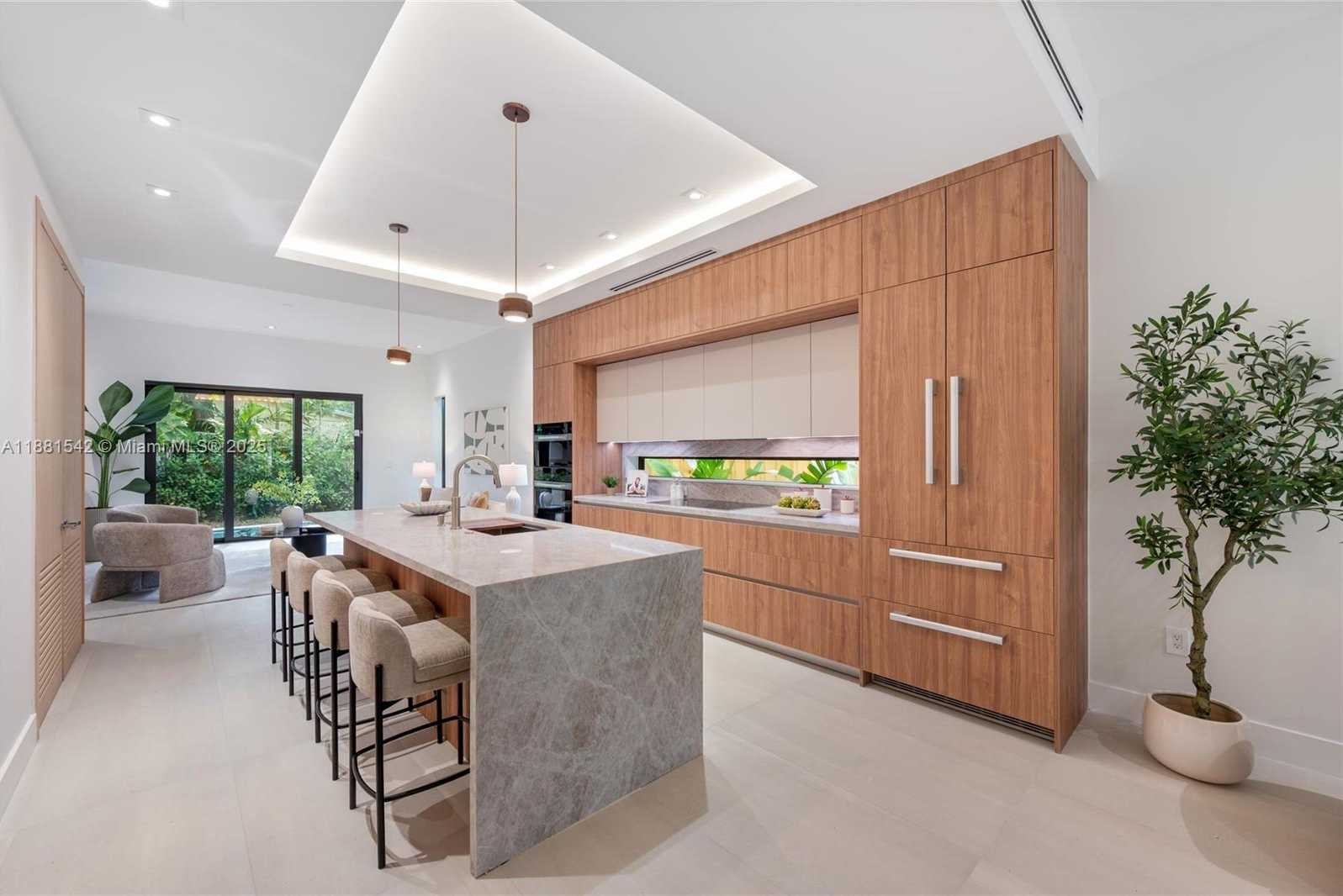 Small Image of 3163 HIBISCUS ST #3163, Miami Number 8