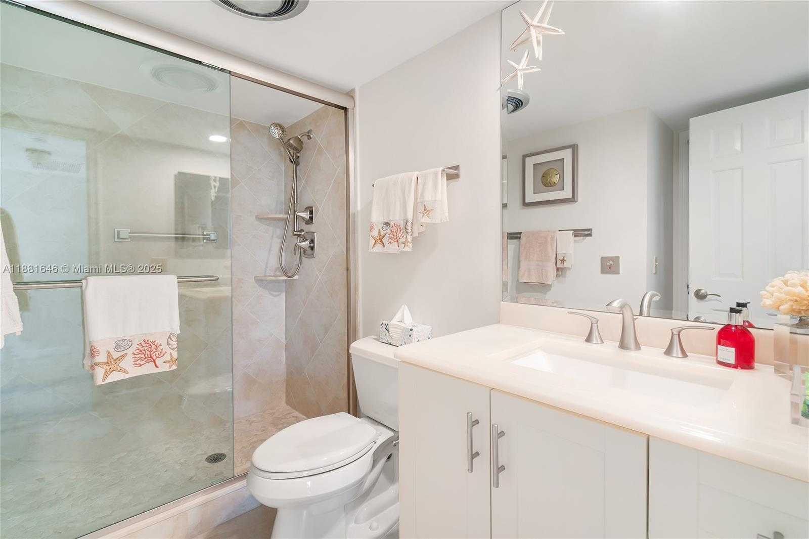 Small Image of 100 BEACH RD #204, Tequesta Number 25