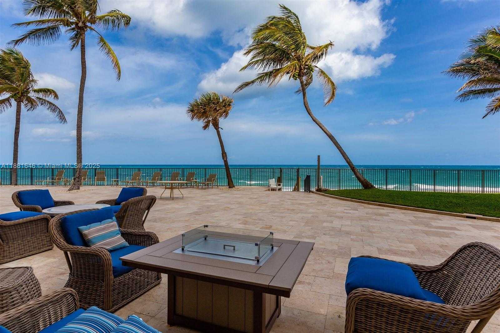 Small Image of 100 BEACH RD #204, Tequesta Number 35