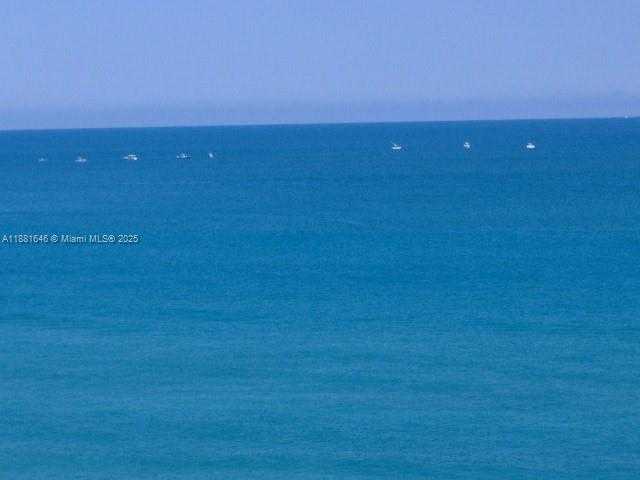 Small Image of 100 BEACH RD #204, Tequesta Number 4