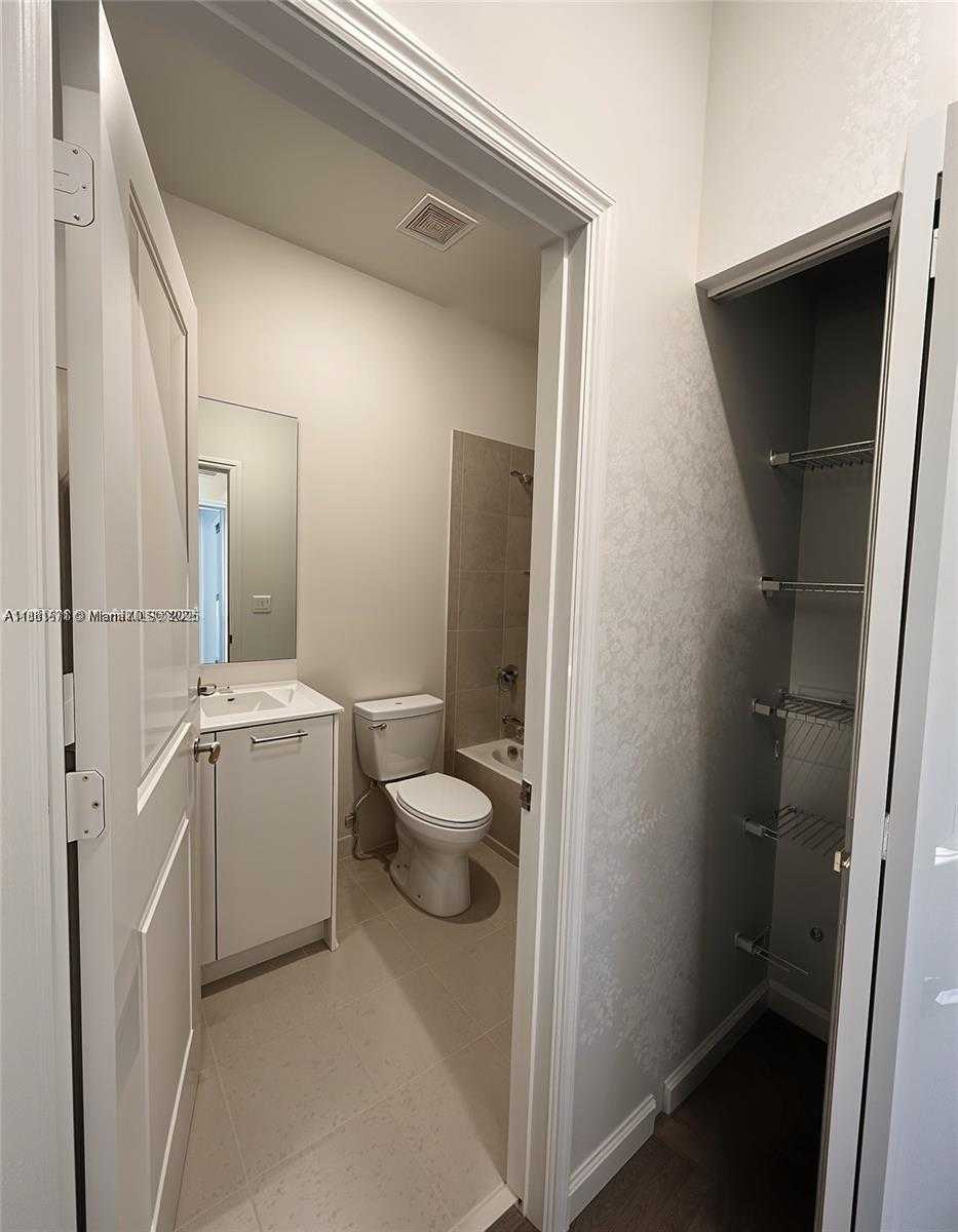 Small Image of 12727 NORTH WEST 23RD PL, Miami Number 14