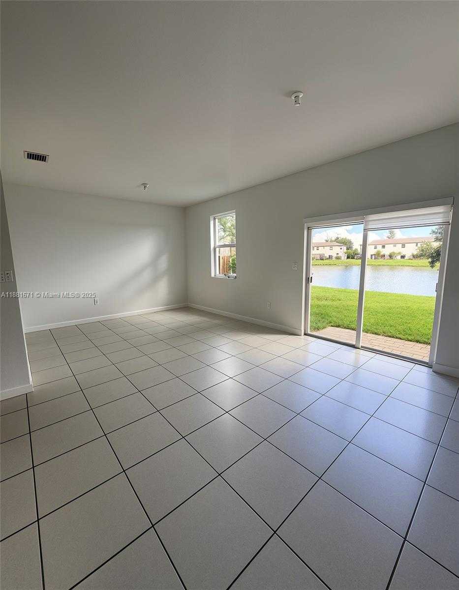 Small Image of 12727 NORTH WEST 23RD PL, Miami Number 16