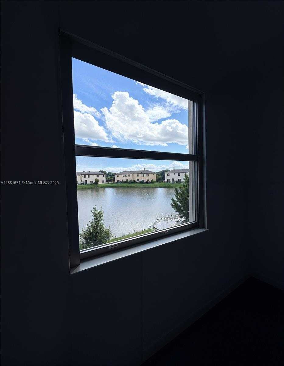 Small Image of 12727 NORTH WEST 23RD PL, Miami Number 29