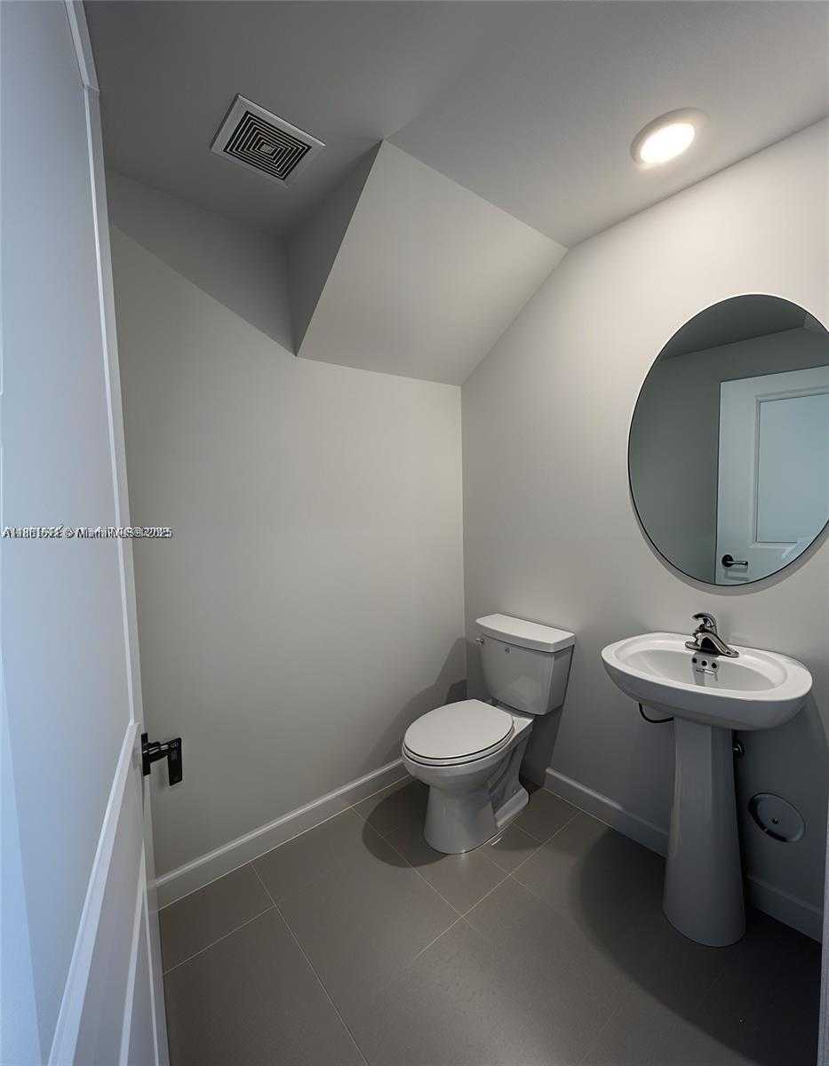 Small Image of 12727 NORTH WEST 23RD PL, Miami Number 8