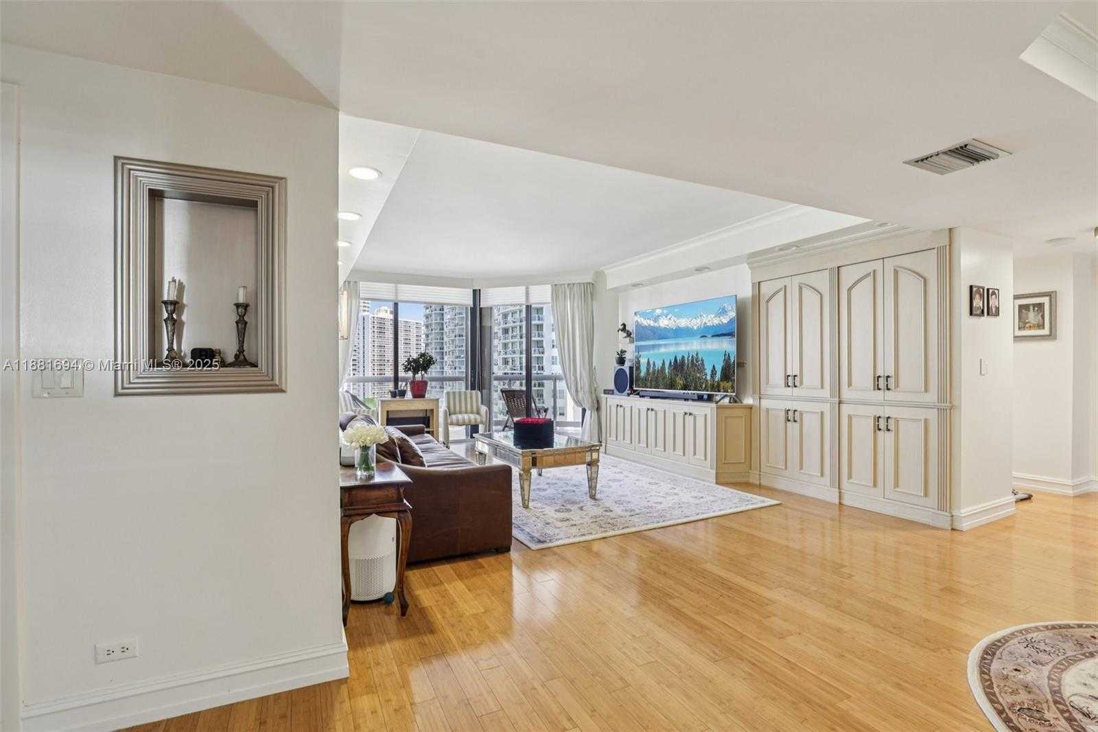 Small Image of 20191 EAST COUNTRY CLUB DR #1102, Aventura Number 4