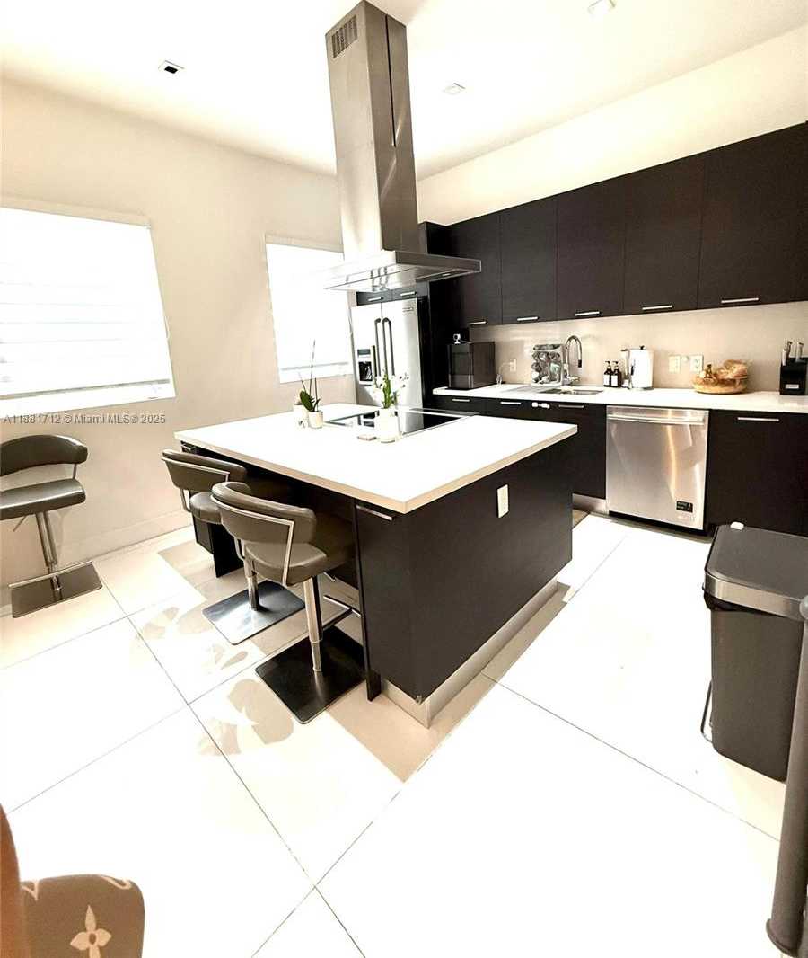 Small Image of 9165 NORTH WEST 33RD ST, Doral Number 10