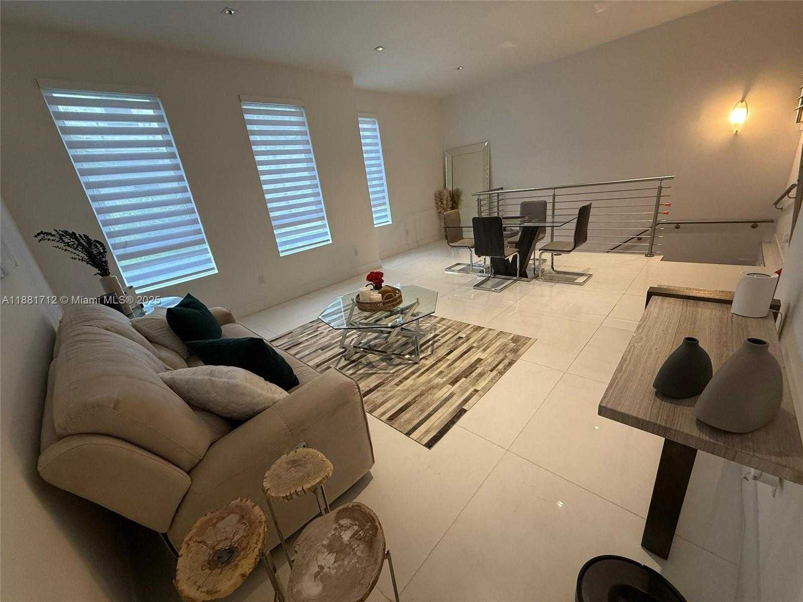 Small Image of 9165 NORTH WEST 33RD ST, Doral Number 12