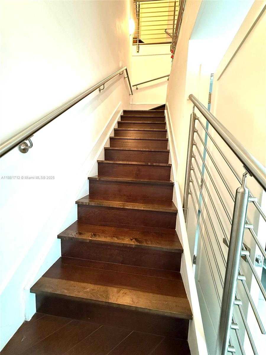 Small Image of 9165 NORTH WEST 33RD ST, Doral Number 13