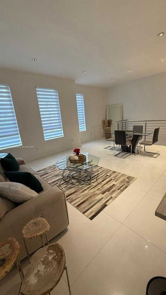 Small Image of 9165 NORTH WEST 33RD ST, Doral Number 19