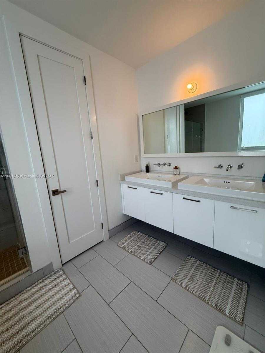 Small Image of 9165 NORTH WEST 33RD ST, Doral Number 22