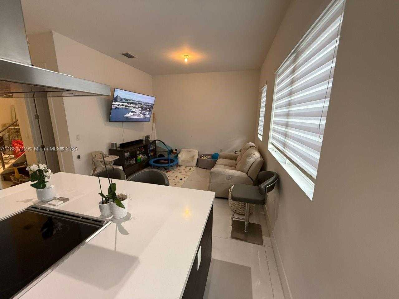 Small Image of 9165 NORTH WEST 33RD ST, Doral Number 26