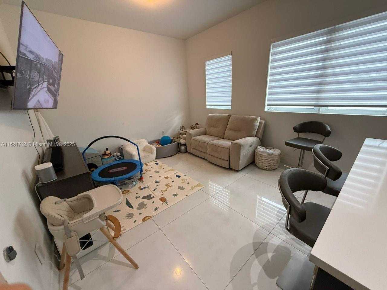 Small Image of 9165 NORTH WEST 33RD ST, Doral Number 27