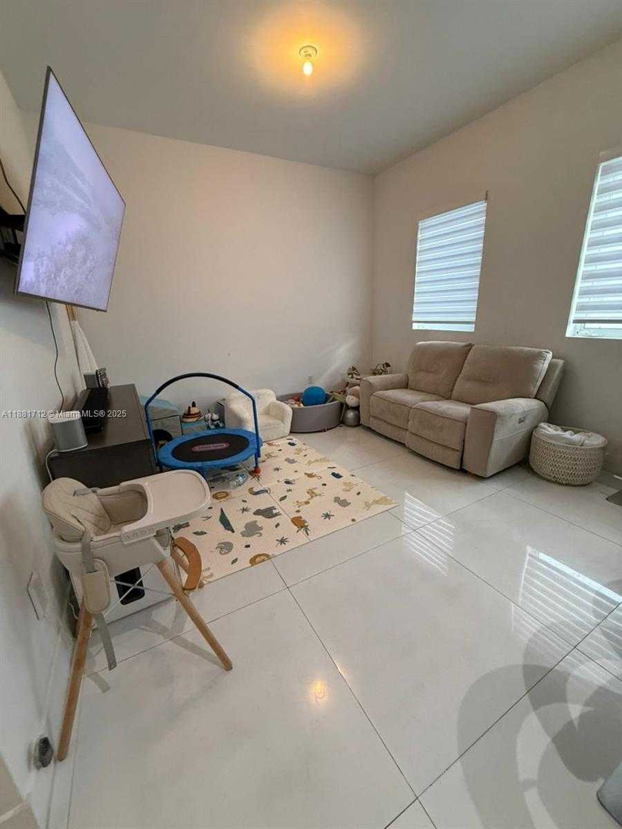 Small Image of 9165 NORTH WEST 33RD ST, Doral Number 28